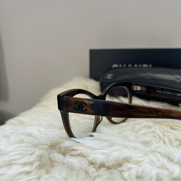 CHANEL Glasses - Picture 2 of 5